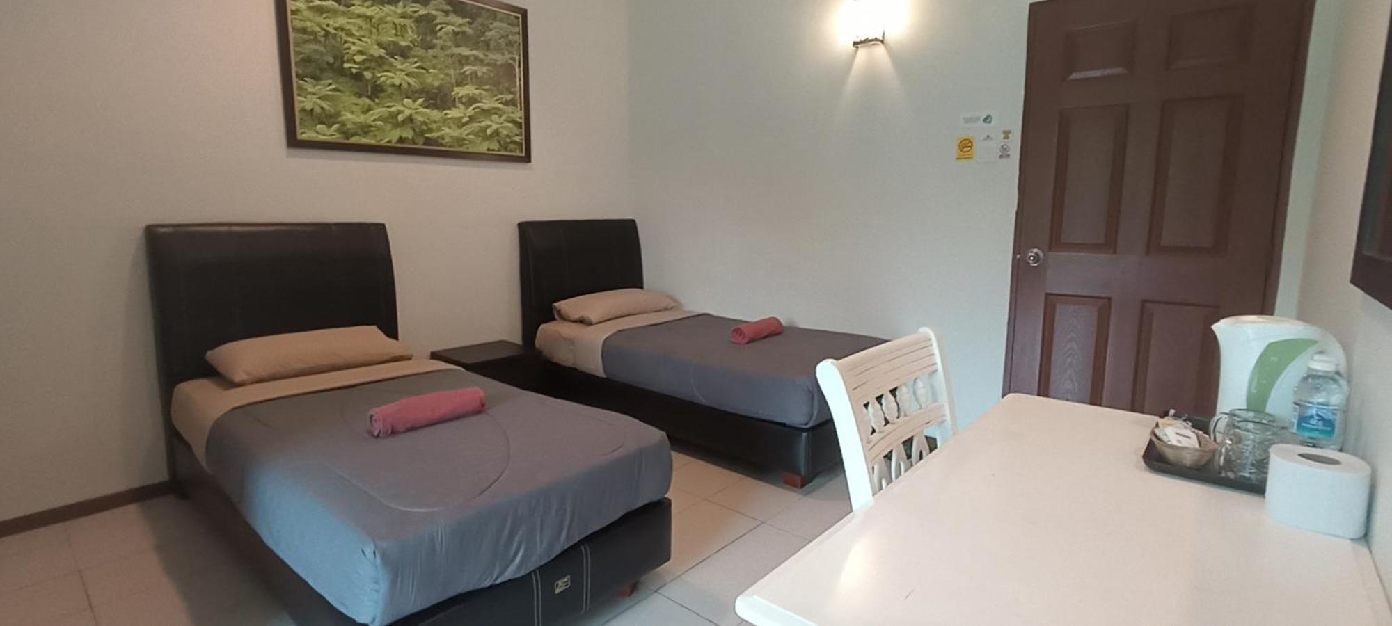 Rovers Inn Guesthouse - Age 11 And Above Only (Adults Only) ตานาห์ราตา ภายนอก รูปภาพ